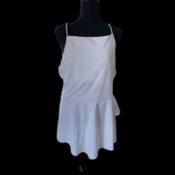 Boohoo Plus Crepe Tie Front Asymmetric Top - Picture 3 of 6